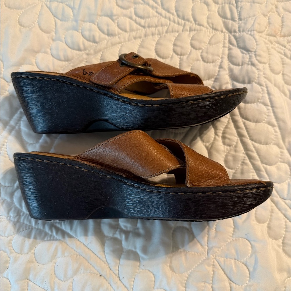 b.o.c. Tan Leather Cross-Strap Slide Sandals with Metal Buckles - Picture 3 of 5